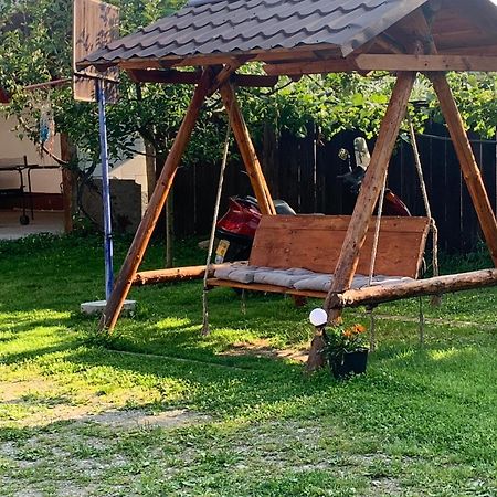 Casa Mari 호텔 Cîrţişoara 외부 사진